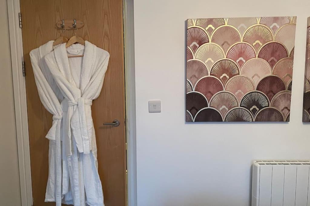 Pass The Keys Art Deco Inspired Apartment With Roof Top Views Shrewsbury Exteriör bild